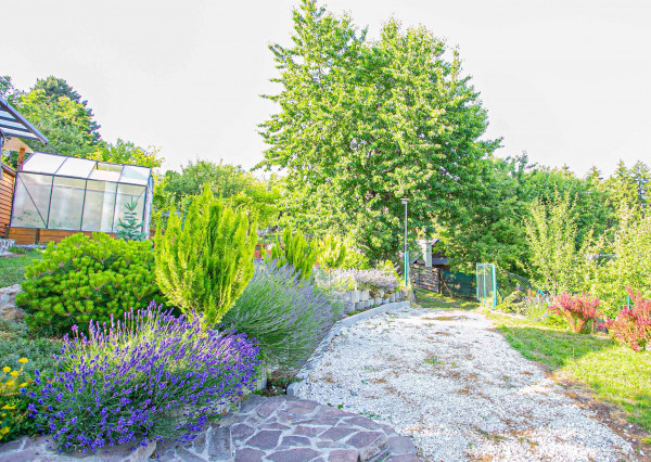 Rekreačná chata s nádherným výhľadom - Lednické Rovne,Púchov