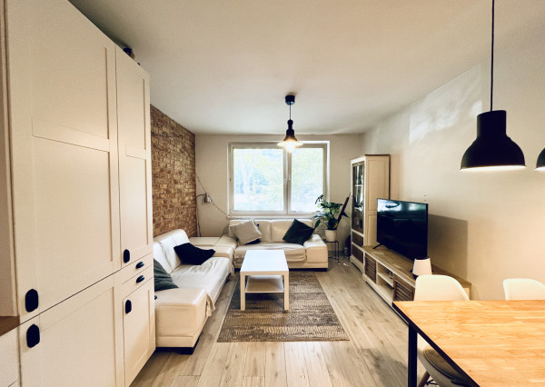 Na predaj prerobený 3-izbový byt v BA Ružinov, Chlumeckého