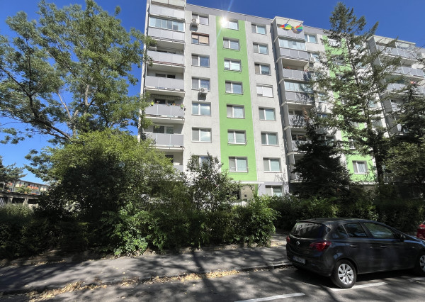 Na predaj prerobený 3-izbový byt v BA Ružinov, Chlumeckého