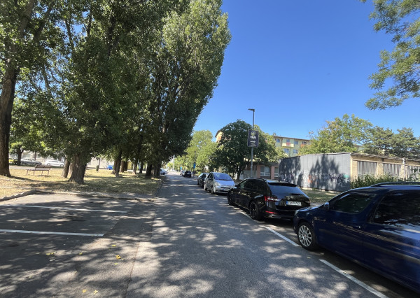 Na predaj prerobený 3-izbový byt v BA Ružinov, Chlumeckého