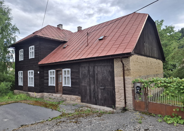 Výnimočná drevenica s väčším pozemkom - Lazy pod Makytou