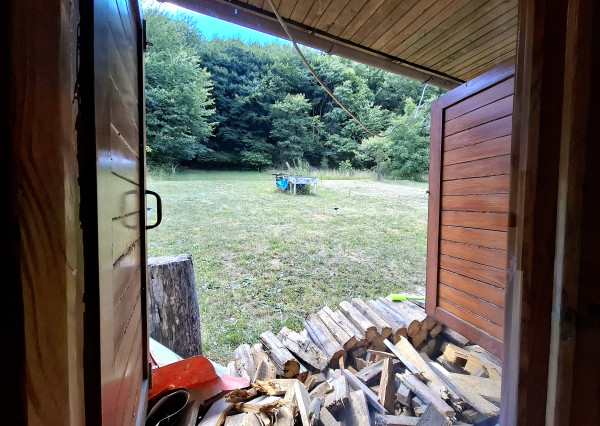 Rekreačná chalupa pod lesom na predaj-Radobica, ok.Prievidza