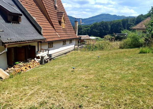 Rekreačná chalupa pod lesom na predaj-Radobica, ok.Prievidza