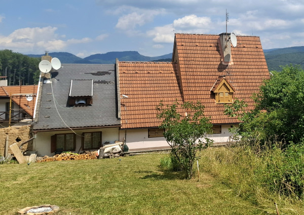 Rekreačná chalupa pod lesom na predaj-Radobica, ok.Prievidza