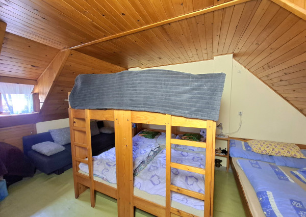 Rekreačná chalupa pod lesom na predaj-Radobica, ok.Prievidza