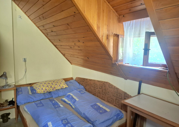 Rekreačná chalupa pod lesom na predaj-Radobica, ok.Prievidza