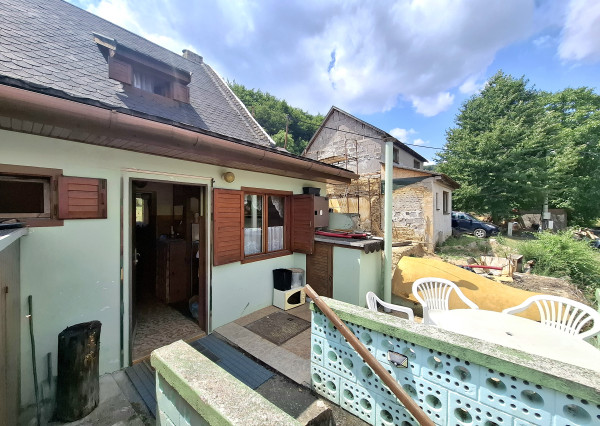 Rekreačná chalupa pod lesom na predaj-Radobica, ok.Prievidza