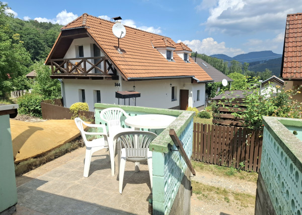 Rekreačná chalupa pod lesom na predaj-Radobica, ok.Prievidza