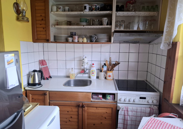 Rekreačná chalupa pod lesom na predaj-Radobica, ok.Prievidza