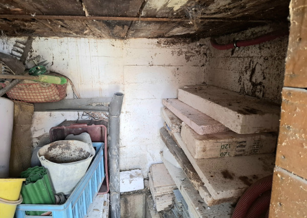 Rekreačná chalupa pod lesom na predaj-Radobica, ok.Prievidza