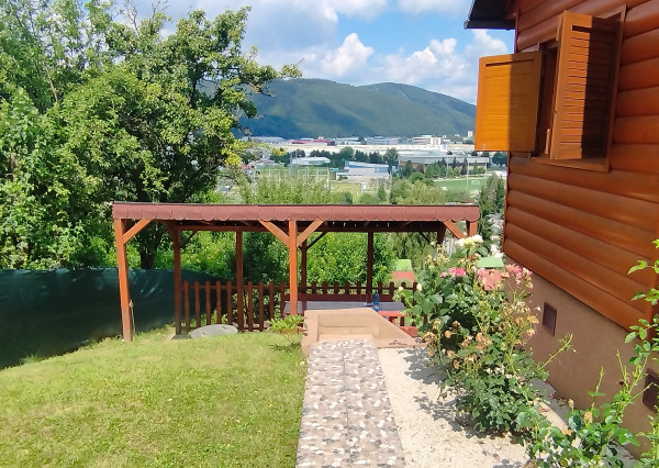 NA PREDAJ krásna chatka v Považskej Bystrici, časť Kalsové