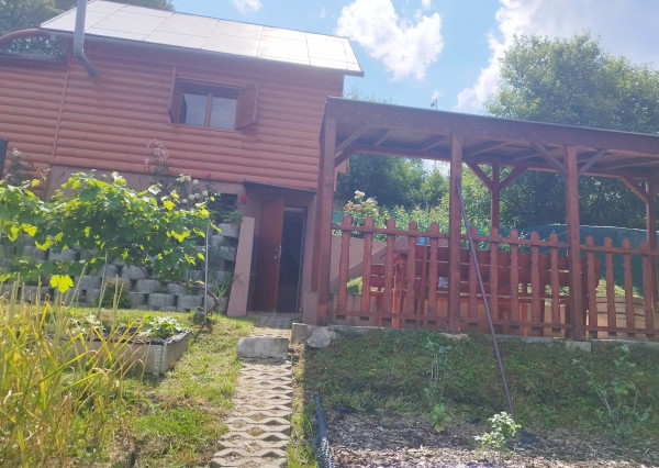 NA PREDAJ krásna chatka v Považskej Bystrici, časť Kalsové