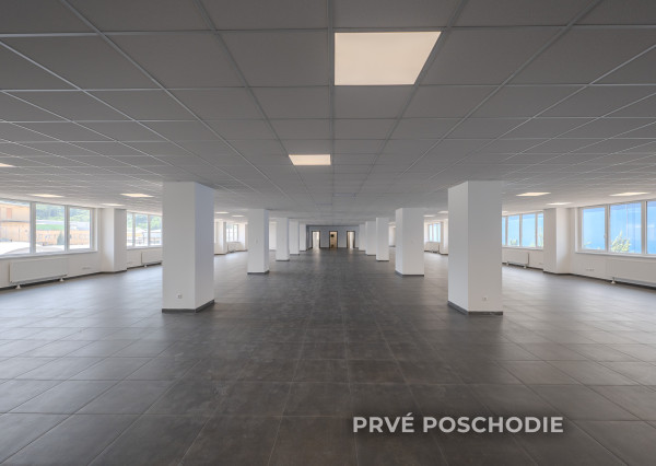 IBA U NÁS! Na prenájom poschodie v budove v Považskej Bystrici