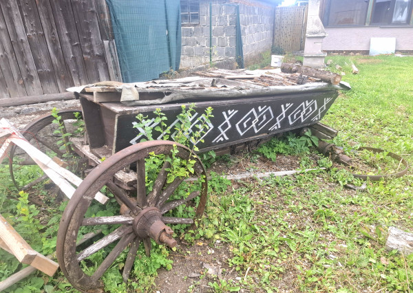 NA PREDAJ Stavebný pozemok so stodolou na kraji obce Čičmany