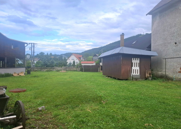 NA PREDAJ Stavebný pozemok so stodolou na kraji obce Čičmany