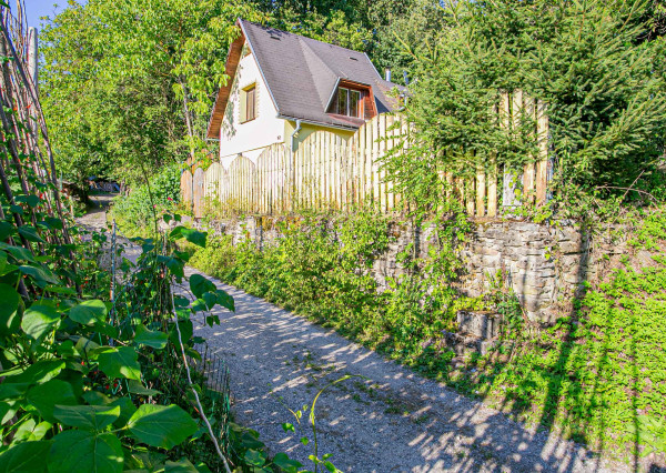 PREDANÉ! Na predaj krásna chatka v obci Kšinná, BNB