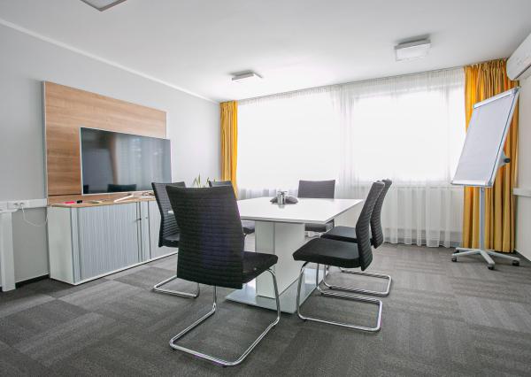 IBA U NÁS! Na prenájom moderná kancelária, Žilina - 24m2