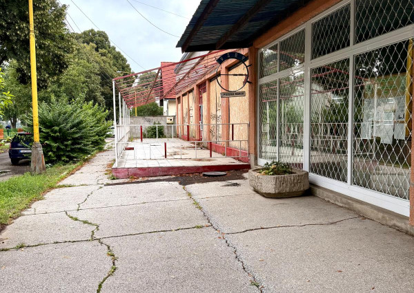 NA PREDAJ! Budova služieb a obchodu Trebišov MOŽNÁ DOHODA