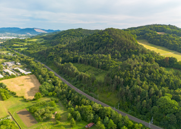 IBA U NÁS! Pozemok 1,8 ha pod lesom-Púchov-Vieska-Bezdedov