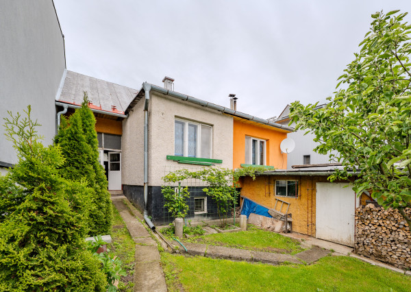 REZERVOVANÉ!  Na predaj RD so záhradou v Rajci, okres Žilina