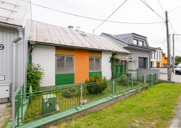 REZERVOVANÉ!  Na predaj RD so záhradou v Rajci, okres Žilina