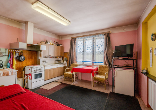 REZERVOVANÉ!  Na predaj RD so záhradou v Rajci, okres Žilina