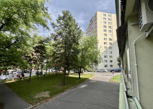 IBA U NÁS! Prenájom 1-izbového bytu s klímou a loggiou, BA-Rača