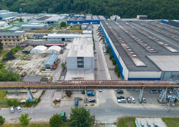 IBA U NÁS!Na prenájom 3-podlažná budova v Považskej Bystrici