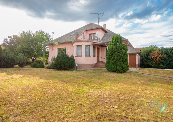 IBA U NÁS! Na predaj rodinný dom v obci Peder - Košice