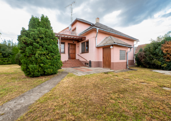 IBA U NÁS! Na predaj rodinný dom v obci Peder - Košice