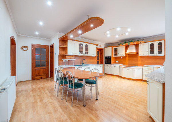 IBA U NÁS! Na predaj rodinný dom v obci Peder - Košice