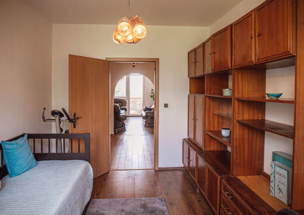 REZERVOVANÝ! Na predaj zariadený 3-izbový byt, BA-Karlova Ves