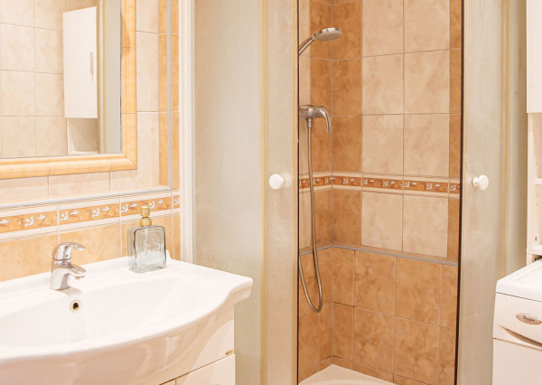 REZERVOVANÝ! Na predaj zariadený 3-izbový byt, BA-Karlova Ves