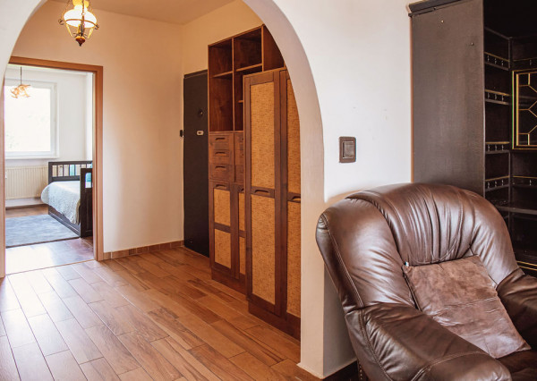 REZERVOVANÝ! Na predaj zariadený 3-izbový byt, BA-Karlova Ves