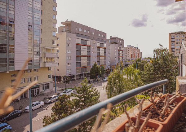 REZERVOVANÝ! Na predaj zariadený 3-izbový byt, BA-Karlova Ves