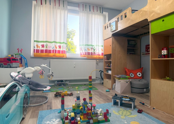 NA PREDAJ priestranný 4-izbový byt, Bárdošova ul., BA