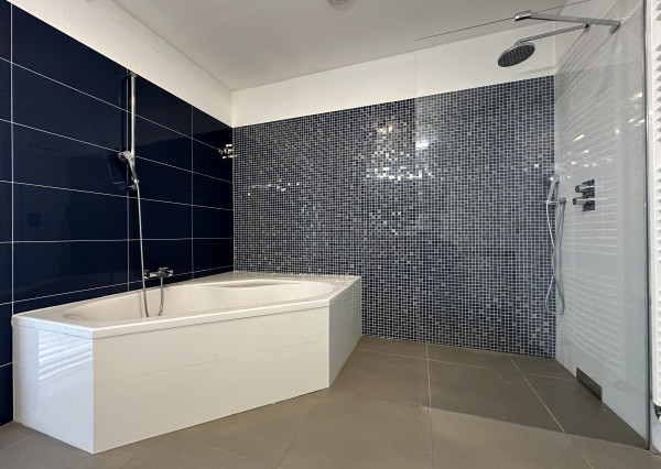 Na predaj 6-izbový dom s bazénom, Limbach