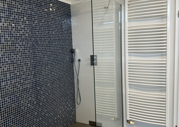 Na predaj 6-izbový dom s bazénom, Limbach