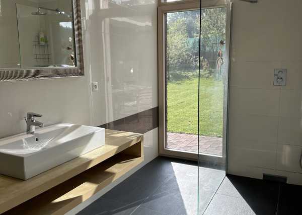 Na predaj 6-izbový dom s bazénom, Limbach