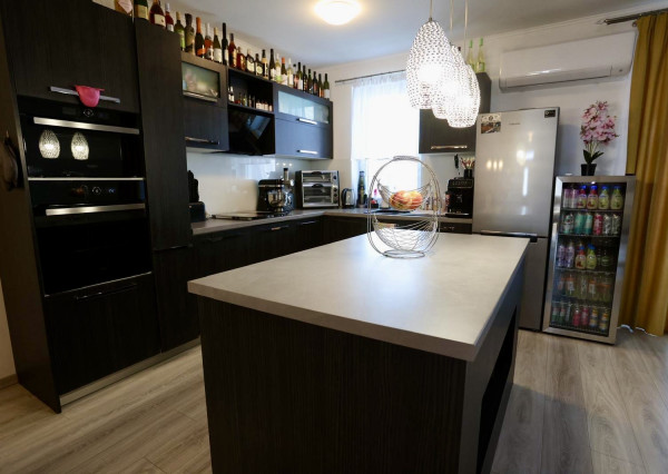 NA PREDAJ! 4-izbový rodinný dom zariadený so záhradkou