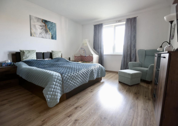 NA PREDAJ! 4-izbový rodinný dom zariadený so záhradkou