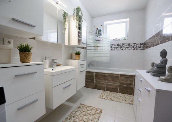 NA PREDAJ! 4-izbový rodinný dom zariadený so záhradkou