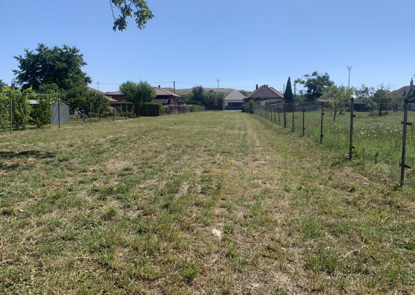 Na predaj slnečný stavebný pozemok v obci Veľká Ida, Košice