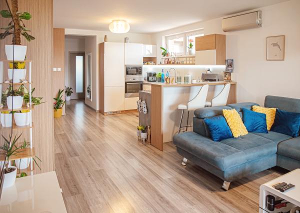 IBA U NÁS! Moderný 3-izbový byt s fotovoltikou a parkovaním