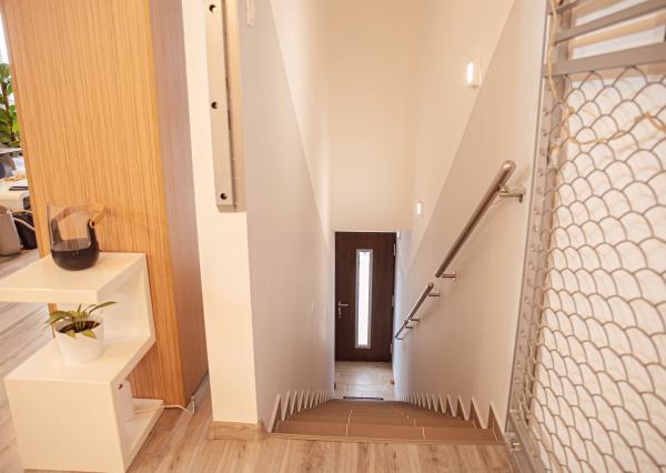 IBA U NÁS! Moderný 3-izbový byt s fotovoltikou a parkovaním