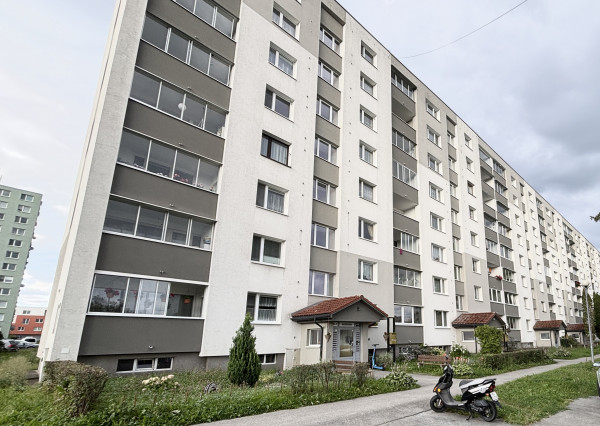 PRIPRAVUJEME IBA U NÁS! 3 izb. byt, loggia, pivnica Bardejov