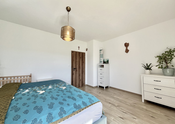 IBA U NÁS na prenájom 4-izbový zariadený dom, Alžbetin Dvor
