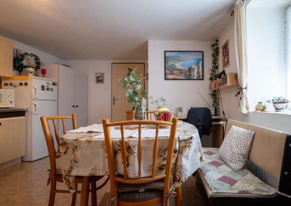 IBA U NÁS: Na predaj rodinný dom Svätý Jur – záhrada, garáž, pivnica