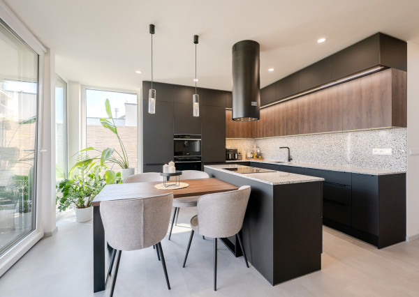 IBA U NÁS!Na predaj 4i rodinný dom, 588m2, Trenčianská Turná