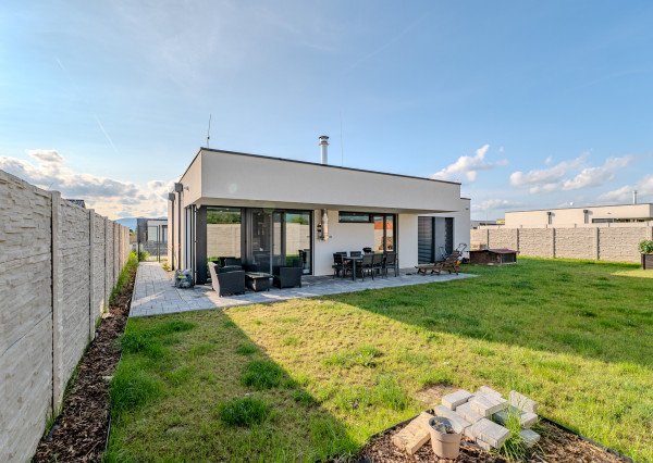 IBA U NÁS!Na predaj 4i rodinný dom, 588m2, Trenčianská Turná